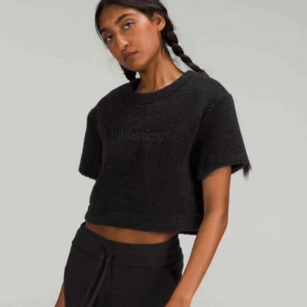 Lululemon Textured Fleece Embroidered Logo Tee, Soft Cozy Athleisure Tee, Size 6